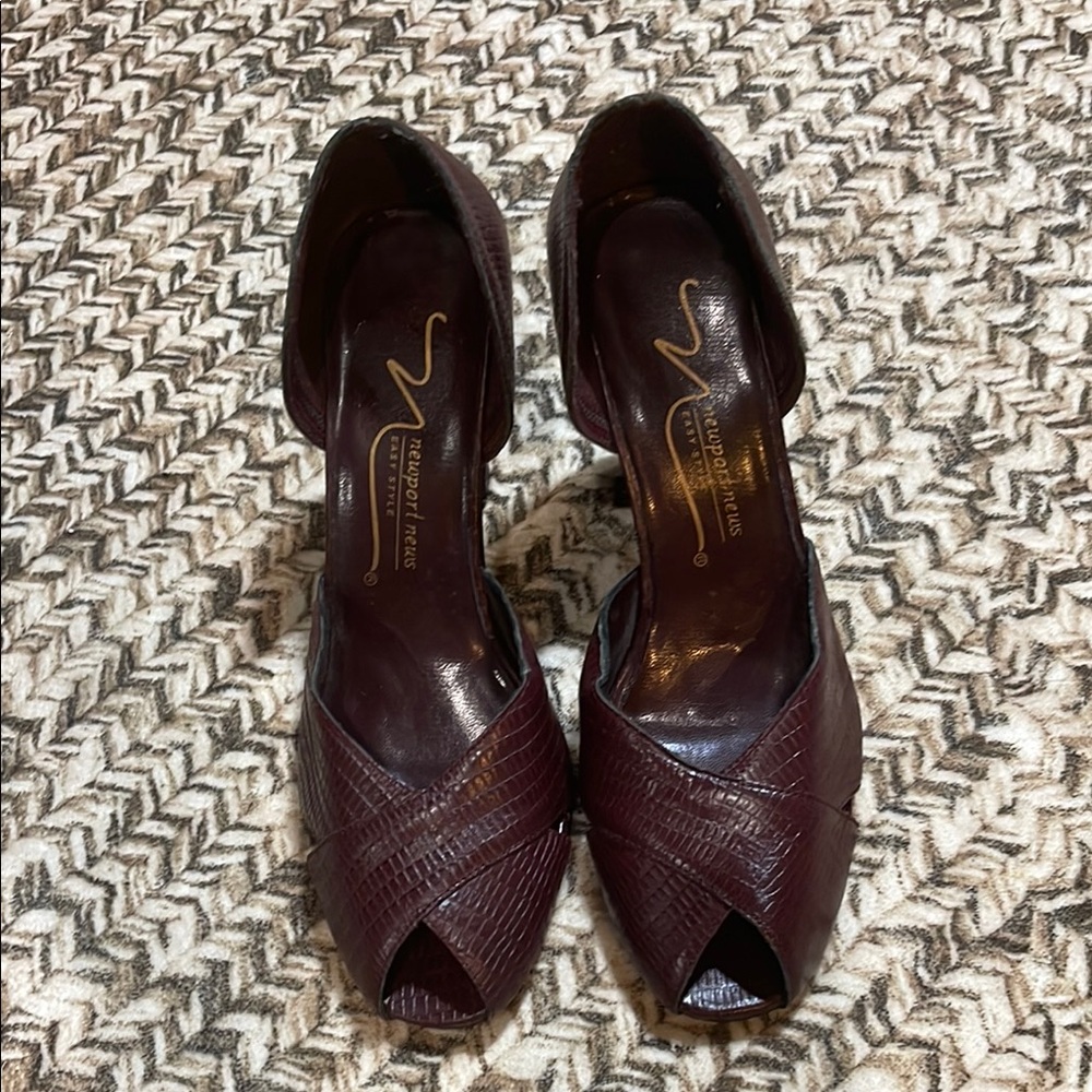 Newport News 4” peep toe heels